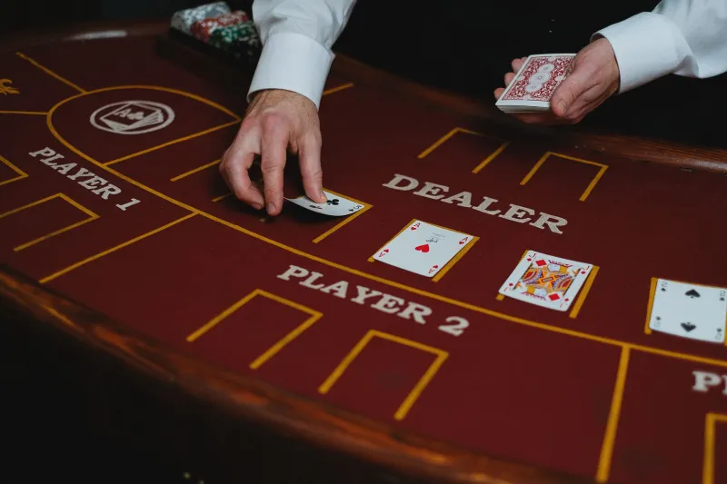 Ten Bucks, Three Hours: Inside the Quiet Rise of the Minimum-Bet Blackjack Player